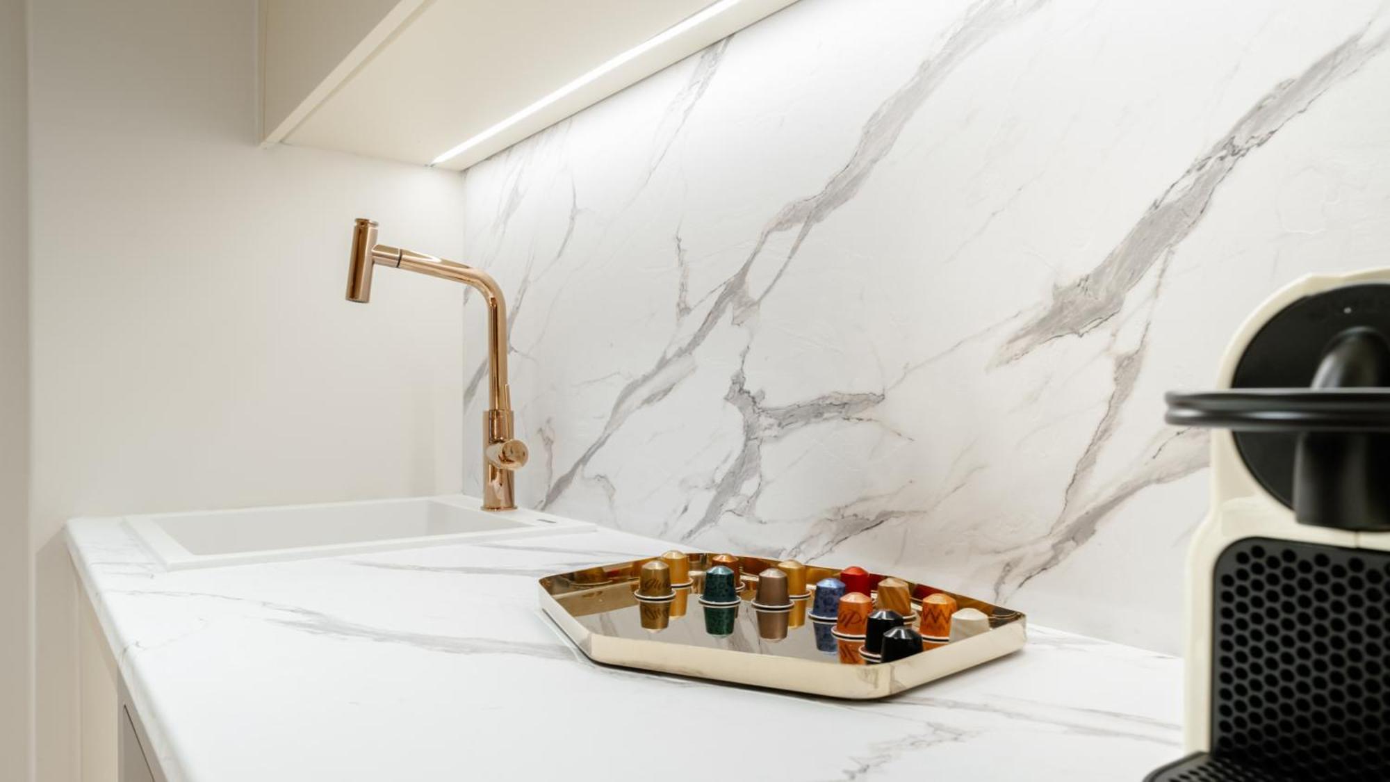 Dion Luxury Suites أثينا المظهر الخارجي الصورة
